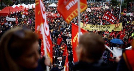 Демонстрациях против пенсионной реформы во Франции