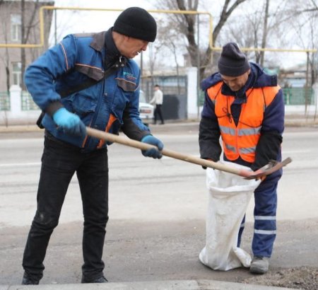 10) Түркістанда жалпықалалық сенбілік өтті