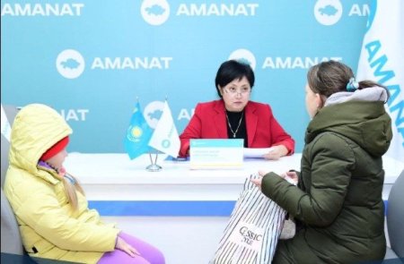 Әлеуметтік мәселелерге назар: Шымкентте AMANAT партиясы қоғамдық қабылдау өткізді