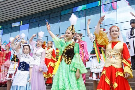 ЫНТЫМАҚ БАР ЖЕРДЕ – ЫРЫС БАР