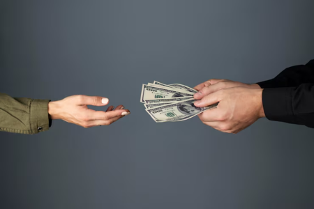 Шымкентте сыбайлас жемқорлыққа қарсы жүйе күшейюде: қаланың тарихында тұңғыш рет жоғары лауазымды полиция қызметшілері