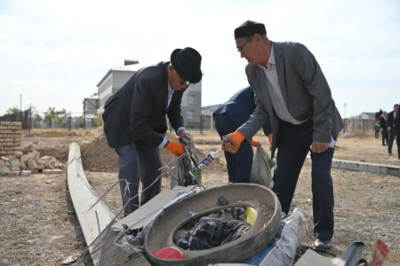 «Таза Қазақстан»: Шымкентте қала тұрғындары мен жастар кең ауқымды экологиялық акцияға белсене қатысты