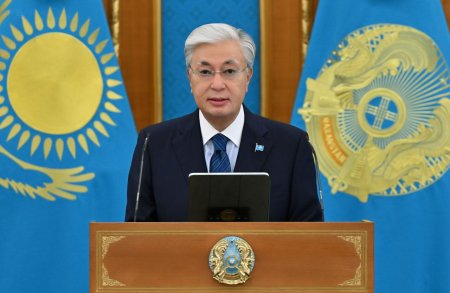 ПРЕЗИДЕНТ ҚҰТҚАРУШЫЛАРДЫ КӘСІБИ МЕРЕКЕСІМЕН ҚҰТТЫҚТАДЫ