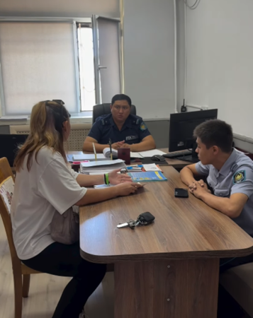 Отбасы-тұрмыстық зорлық-зомбылыққа қарсы күрес бөлімі қызметкерлері Шымкент тұрғындарымен профилактикалық кездесу өткізді