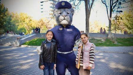 Заң мен тәртіп: Шымкентте полиция балаларға арналған заң туралы мультфильм ұсынды