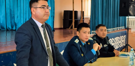 В средней школе №129 в рамках принципа «Закон и порядок» была организована встреча с представителем компетентного органа с целью повышения правовой грамотности учащихся и предупреждения правонарушений.