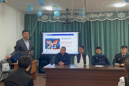 Встреча на тему “Закон и порядок” в колледже при ЮКУ имени М. Әуезова