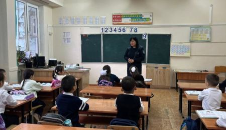 «Знай правила дорожного движения — будь в безопасности»: Профилактическая встреча для младших школьников в школе-лицее №41 имени А. Макаренко