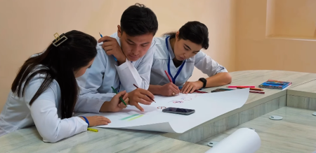 Республикалық «Жол қауіпсіздігі апталығы» акциясы аясында Шымкент қаласы Полиция департаменті Әкімшілік полиция басқармасының қызметкерлері «Авиценна» медициналық колледжінің студенттерімен арнайы кездесу ұйымдастырды