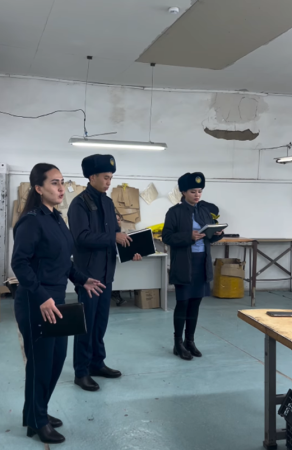 Шымкентте «Зорлық-зомбылықсыз 16 күн» акциясы аясында профилактикалық кездесу ЖШС «SNS Ltd» тігін фабрикасында өткізілді