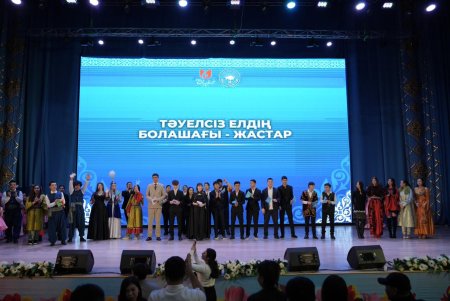 ШЫМКЕНТТЕ «ТӘУЕЛСІЗ ЕЛДІҢ БОЛАШАҒЫ – ЖАСТАР» АТТЫ МЕРЕКЕЛІК КОНЦЕРТ ӨТТІ