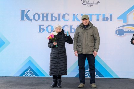 Шымкентте әлеуметтік осал топтағы азаматтар тұрғын үймен қамтылуда