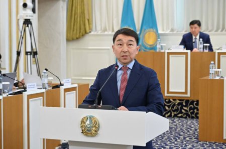 Конституциялық Сот төрағасының орынбасары Ата заң жобасына ұсынылған жаңа маңызды толықтырулармен таныстырды