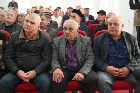 Шымкент: Мәслихат депутаттары Еңбекші ауданы тұрғындарымен кездесті