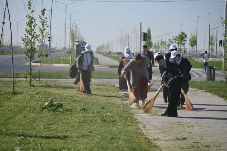 Шымкент: в Абайском районе прошла акция «Таза Казахстан»