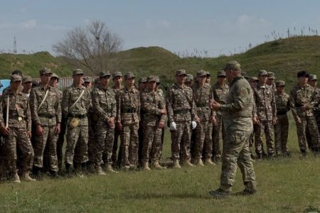 Полевые сборы в Шымкенте: школьники осваивают основы военной подготовки
