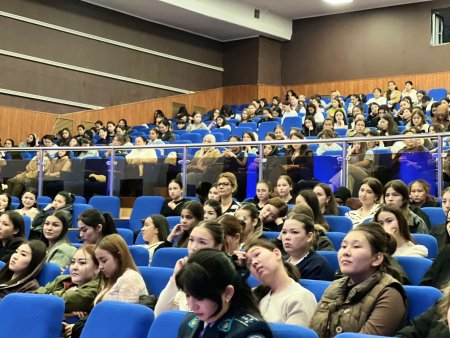 Шымкентте жастардың репродуктивтік денсаулығына қатысты мәселелер талқыланды