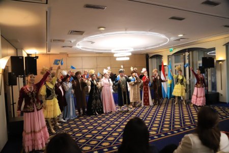 СЫР ӨНЕРПАЗДАРЫ ЛЮКСЕМБУРГТЕ ҚАЗАҚ МӘДЕНИЕТІН ДӘРІПТЕДІ