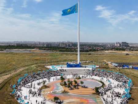 ШЫМКЕНТТЕ МЕМЛЕКЕТТІК РӘМІЗДЕР КҮНІНЕ ОРАЙ ТУ КӨТЕРУ РӘСІМІ ӨТТІ