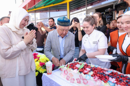 Шымкент қаласы Күнінде тарихи жаңа нысандар ашылды: мәдениет үйі, гүл аллеясы және заманауи саябақ
