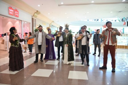 Шествие продолжилось в торгово-развлекательном центре Mega Planet Shymkent