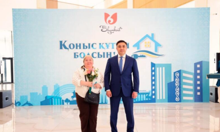Бозарық шағынаудандында 30 отбасы жаңа пәтерлерінің кілтін алды