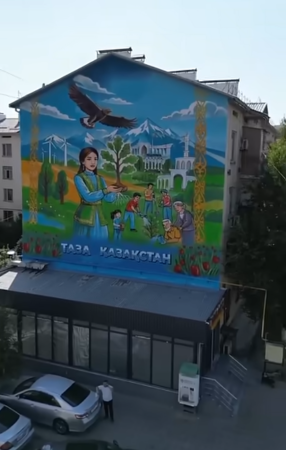 Қарғалы емес, Каратау: Шымкенттің Каратау ауданы муралдармен жаңаланып жатыр