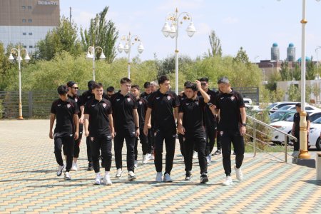 ИГРОКИ ФУТБОЛЬНОГО КЛУБА «КАЙСАР» ПРОГОЛОСОВАЛИ НА ВЫБОРАХ В КУРУЛТАЙ
