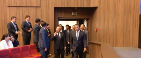 Мемлекет қызметшілері мерекесі: Түркістан аймағы жаңа биіктерге ұмтылады