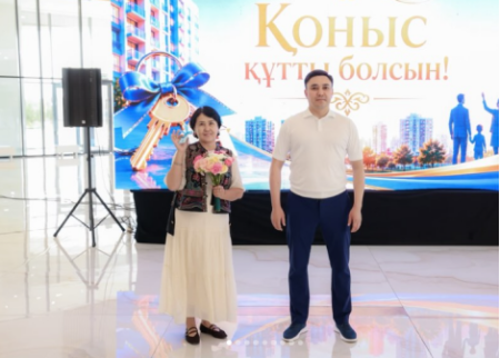 Шымкентте 30 отбасы жаңа баспанасының иесі атанды: мемлекеттік бағдарлама жемісін бере бастады