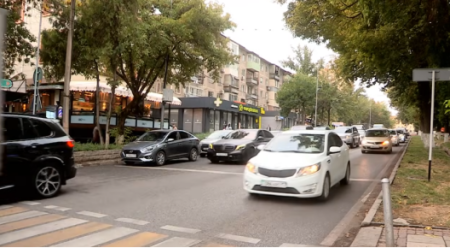 Жарнама тақтайшаларына жаңа тәртіп: бизнес пен сәулет арасындағы тепе-теңдік